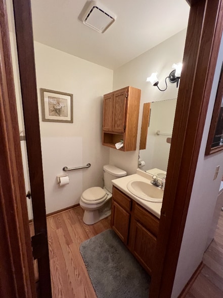 Building Photo - 611 Barrington Ct