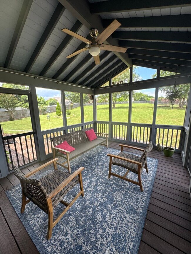 Building Photo - FOR LEASE- 4 BEDROOM FURNISHED HOME IN MT....