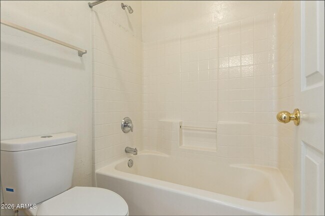 Building Photo - 513 W Beautiful Ln