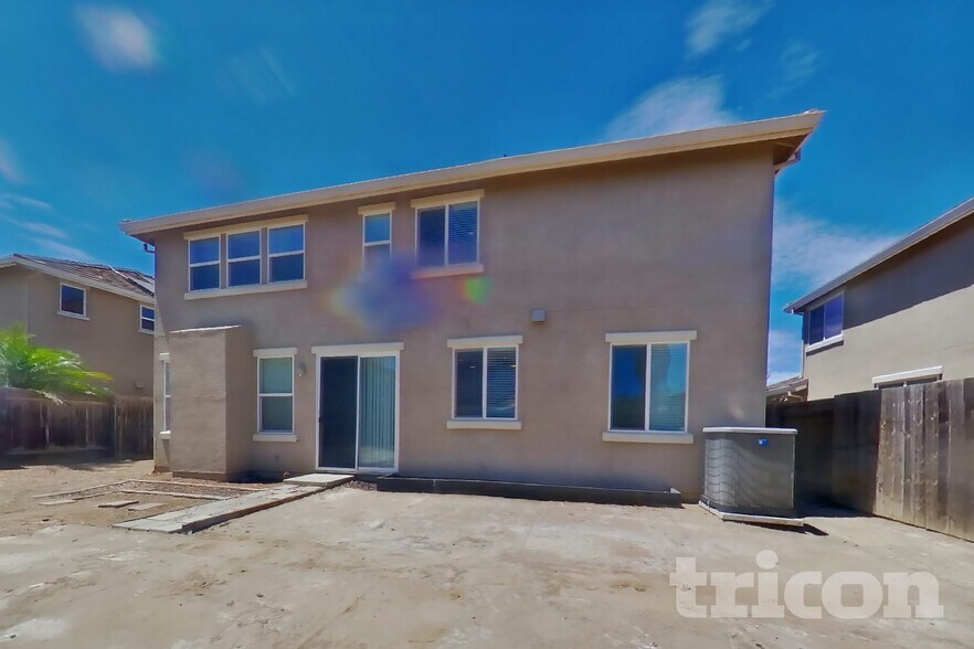 Building Photo - 4888 Snowy Egret Way