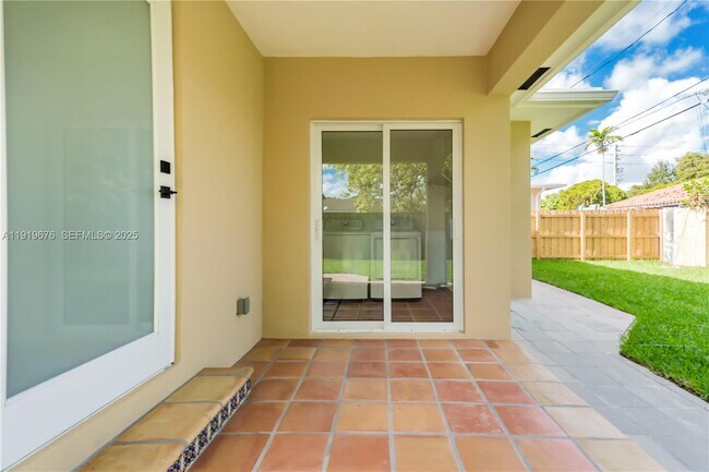 Building Photo - 6499 SW 39th St