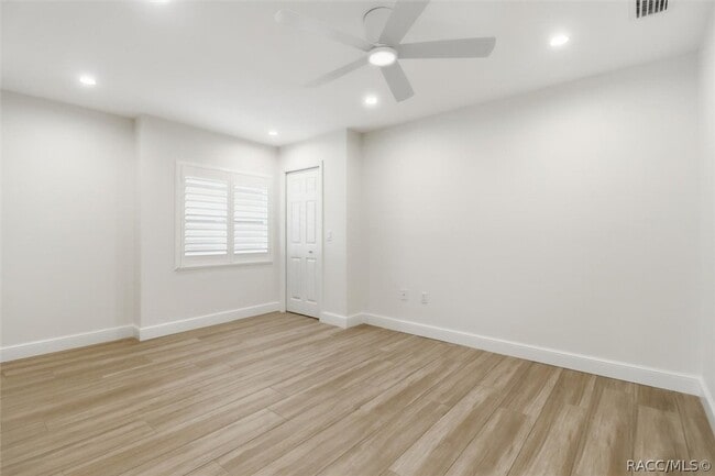 Building Photo - 11625 W Riverhaven Dr