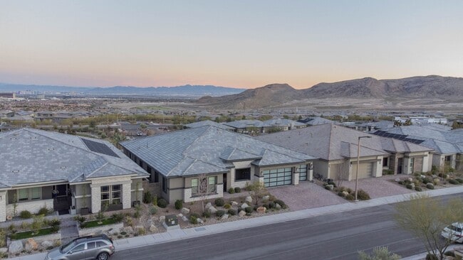 Building Photo - 756 Bruce Moorland St