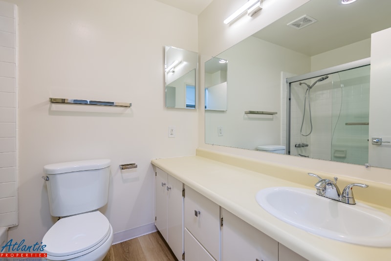 Building Photo - 555 S 10th St