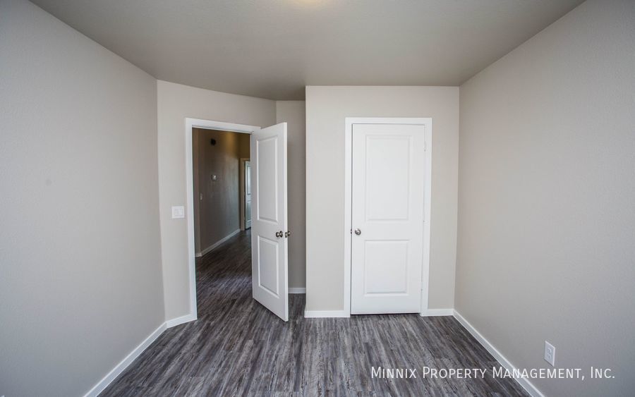 Building Photo - 2102 Langford Ave