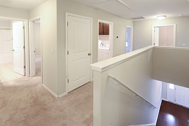 Building Photo - Stunning & Spacious 4 Bedroom Home in Highland Falls Community