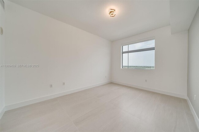 Building Photo - 140 S Dixie Hwy