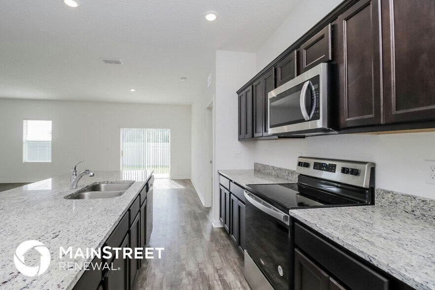 Building Photo - 120 Hidden Lk Lp