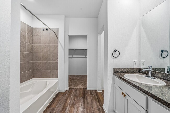 Building Photo - 24122 Juniper Hts Dr