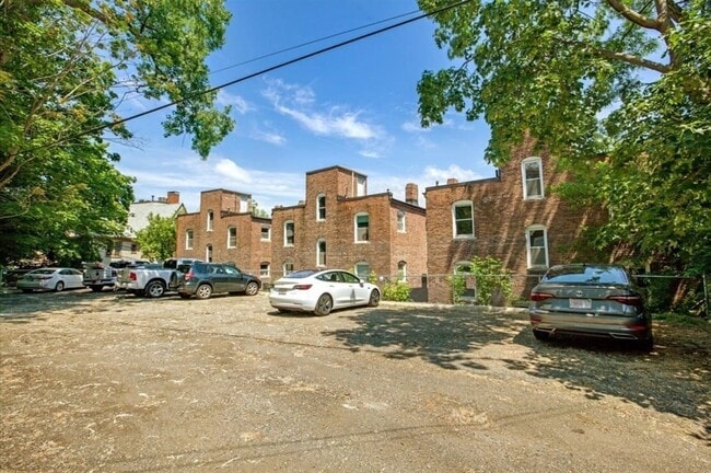 Building Photo - 108 Winthrop Rd