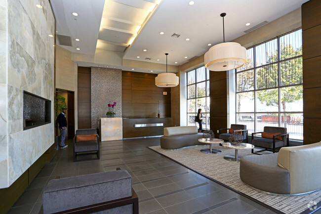 Lobby Photo - The North Independence