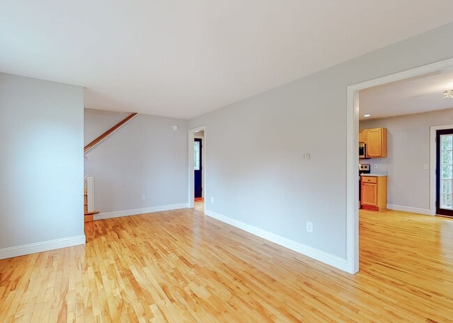 Building Photo - Charming 3BR/ 1.5BA South Portland Residence