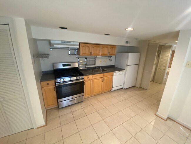 Building Photo - 3157 18th St NW