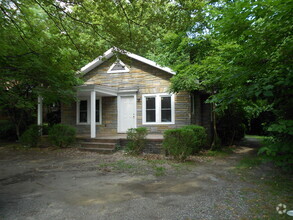 Building Photo - 2712 Randleman Rd