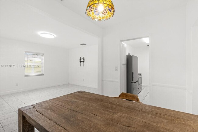 Building Photo - 1300 NE 183rd St