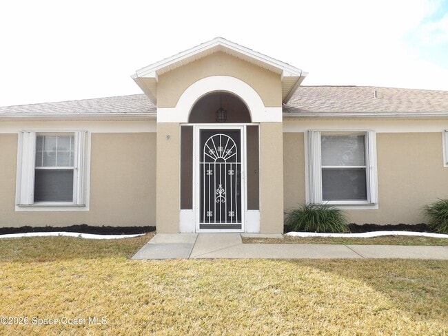 Building Photo - 542 Octavius Rd SW