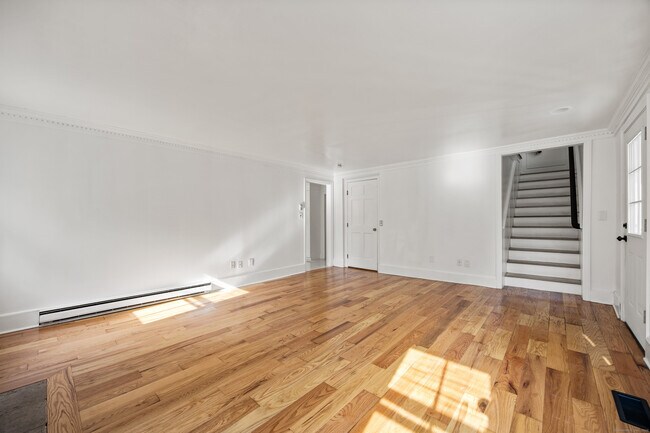 Building Photo - 2921 Nichols Ave