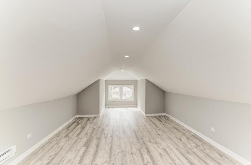 Building Photo - 9319 S Clyde Ave