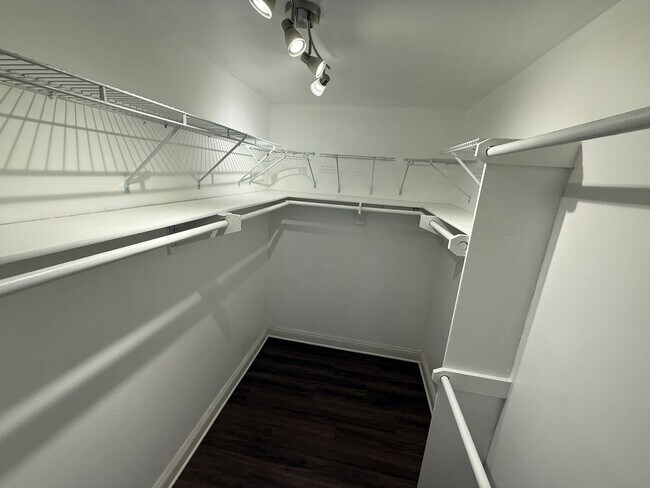 Building Photo - 2-Bedroom Condo with Community Amenities a...