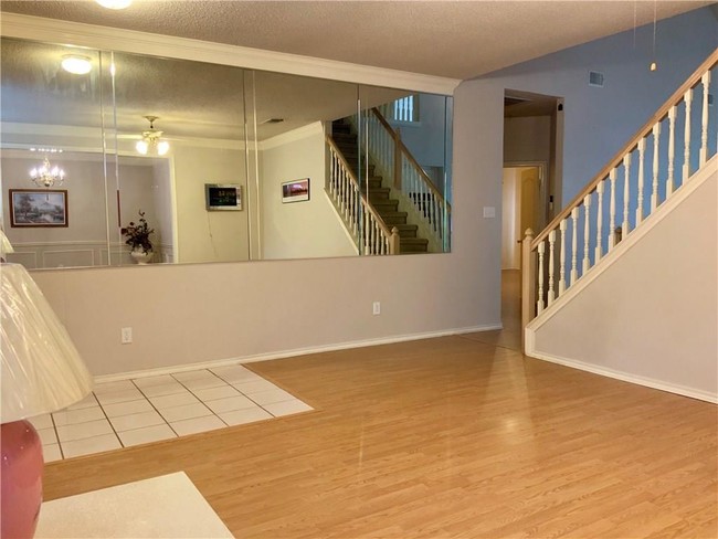Building Photo - 4320 Vine Ridge Ct