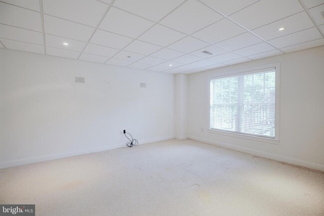 Building Photo - 15 Ridings Way