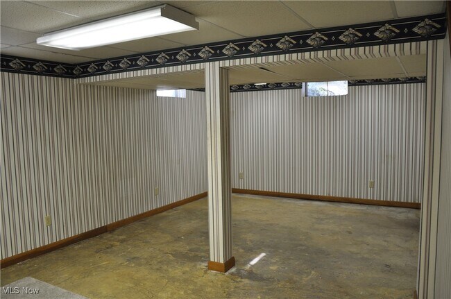 Building Photo - 3366 Broad Vista St NW