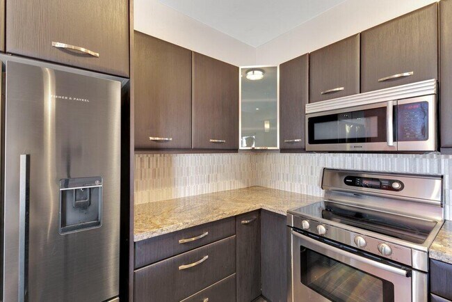 Building Photo - 73416 Irontree Dr