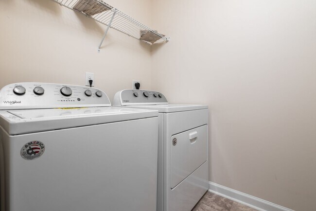 Building Photo - End unit townhome loaded with upgrades close to RTP! Available: Now