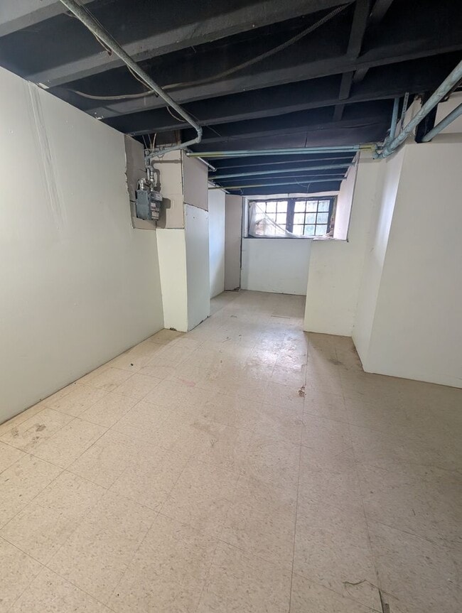 Building Photo - Now Showing!