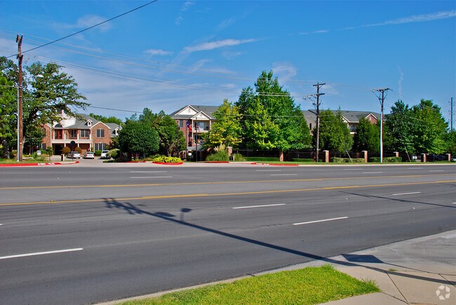 Building Photo - Villas on Bear Creek