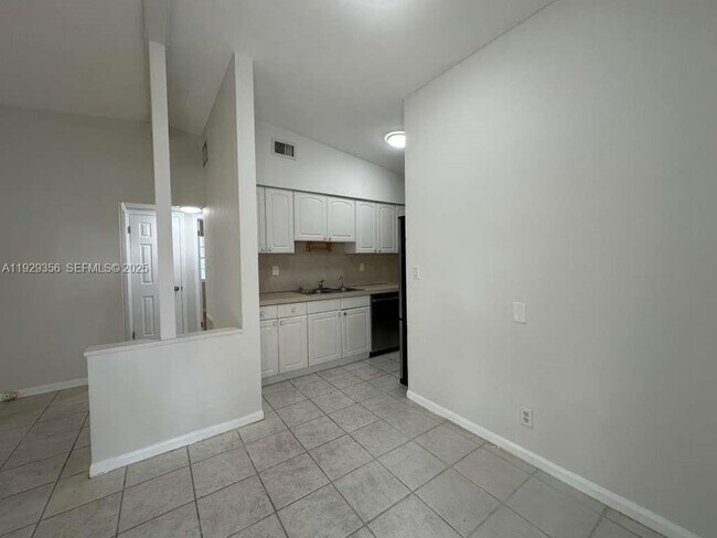 Building Photo - 1790 NE 18th St