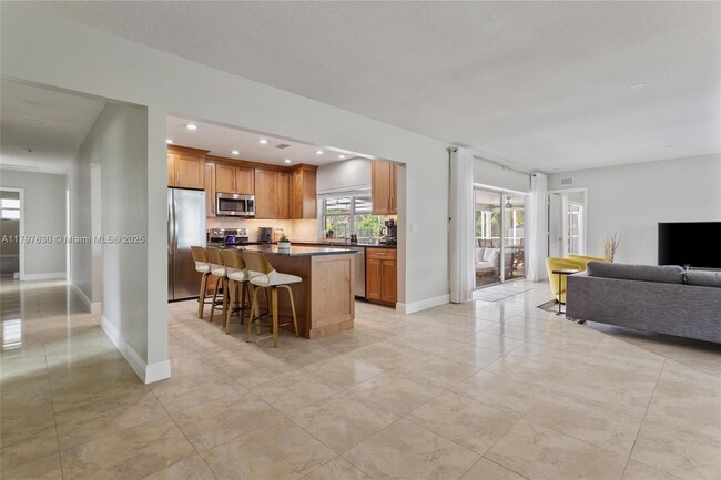 Building Photo - 608 1st Key Dr