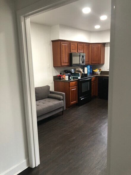 Building Photo - 908 Lismore SE