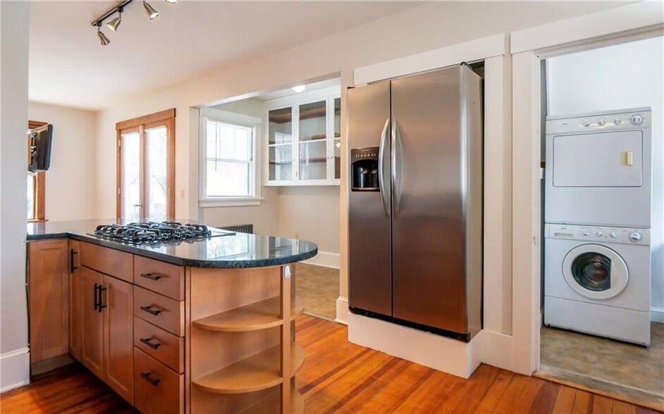 Building Photo - 446 Broadway, B