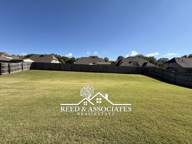 Building Photo - Luxurious Bartlett Home. ZONED Bartlett School Districts! DON'T MISS OUT!