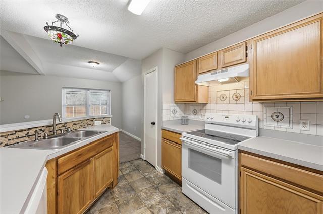 Building Photo - 806 Springfield Dr