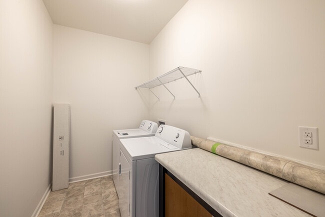 Building Photo - 4BD/2.5 House in the Stonebridge Fairways Community - AVAILABLE MAY 2026