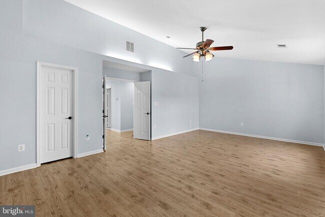 Building Photo - 13584 Cedar Run Ln