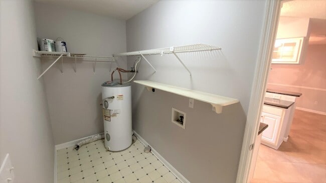 Building Photo - 3216 Castle Ct