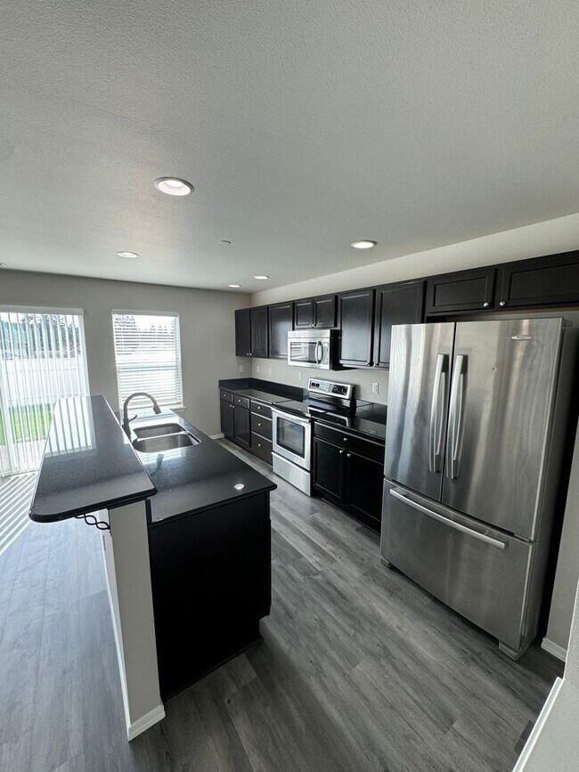 Building Photo - 1163 Swan Loop