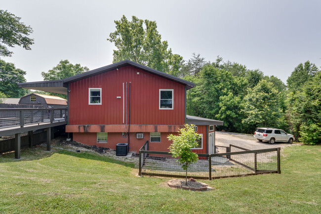 Side view of quadplex - 807 Oliver Rd