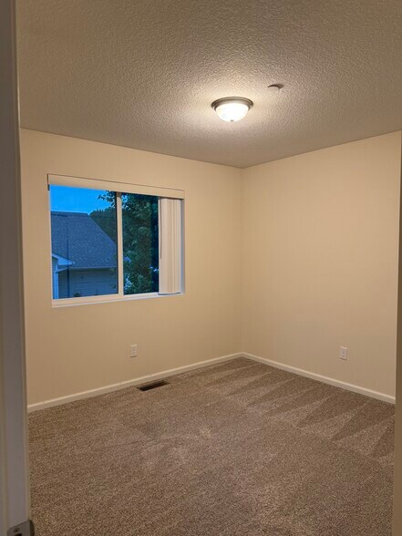 Bedroom2 upper - 1607 15th Ave N