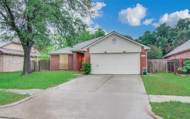 Building Photo - 16835 Carbridge Dr