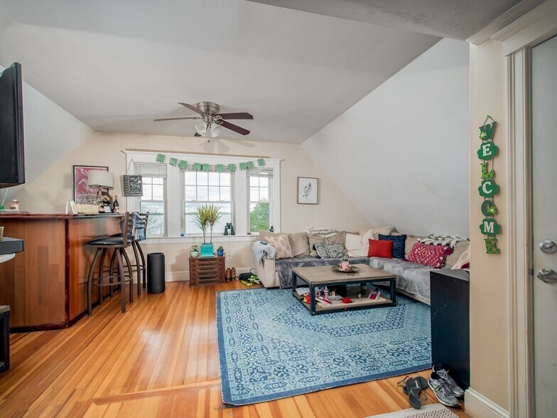 Building Photo - 777 Columbia Rd