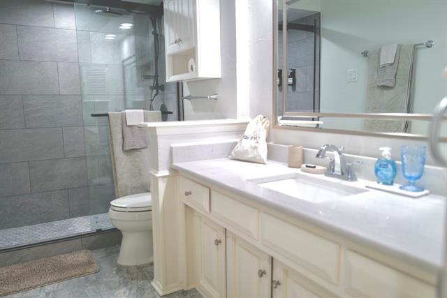 Building Photo - 3000 Townbluff Dr