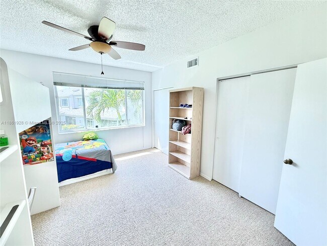 Building Photo - 70 Whitehead Cir