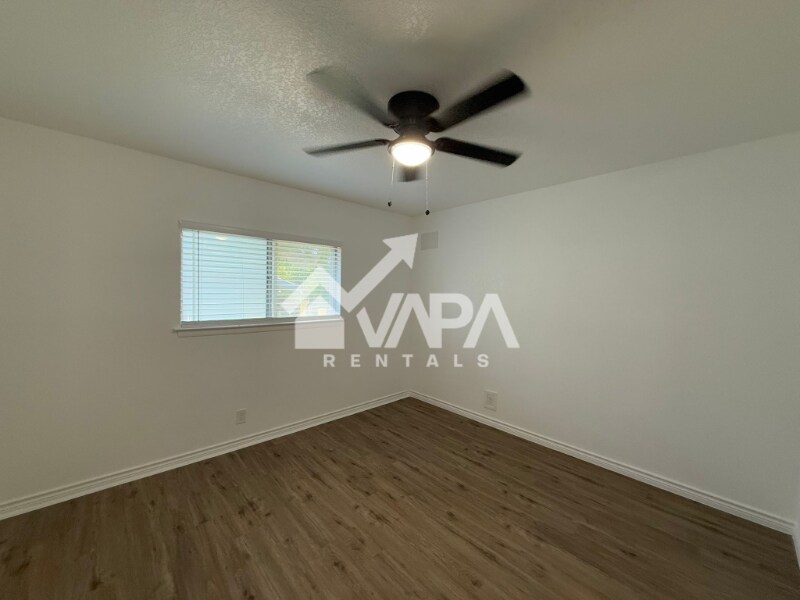 Building Photo - 6819 Laguna Norte