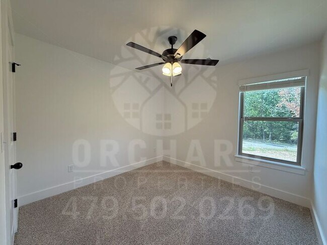 Building Photo - Bella Vista Single-Family Home- 3 Bed/ 2 B...