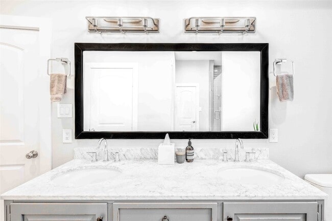 Building Photo - 808 Woodrow St