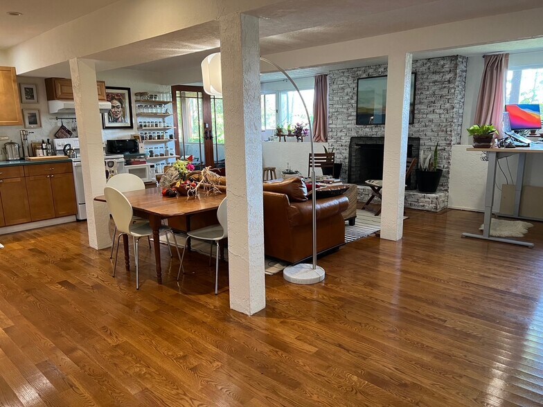 Building Photo - 55 Knollwood Ln